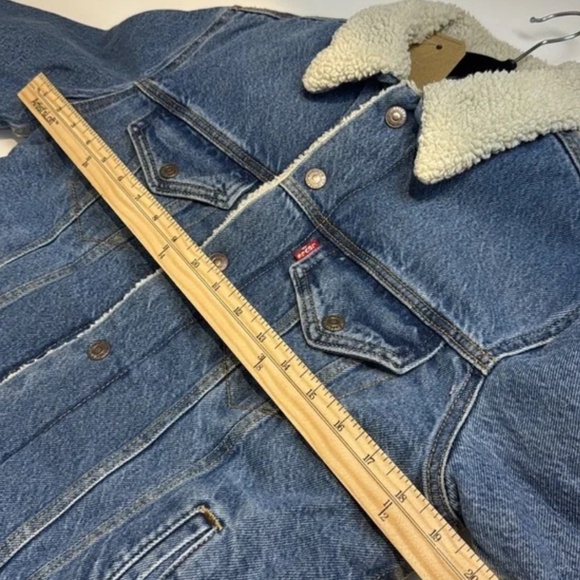 Levi's Ex-Boyfriend Sherpa Trucker Jacket Size Extra Small NEW - Picture 4 of 5